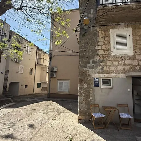 Mili Minihouse Kastela