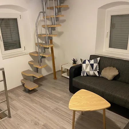 Mili Minihouse Kastela